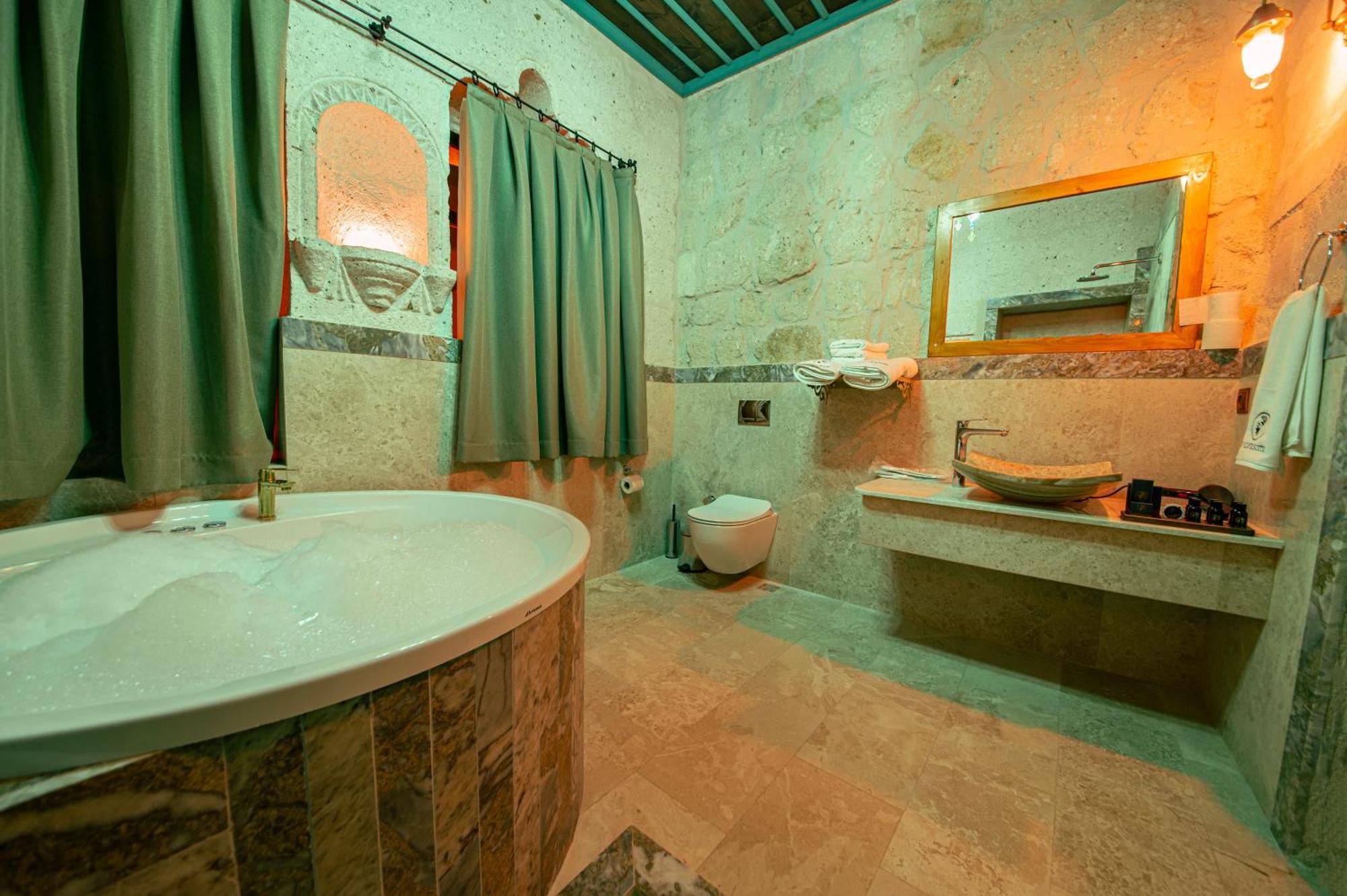 Ares Cave Suites 괴레메 외부 사진