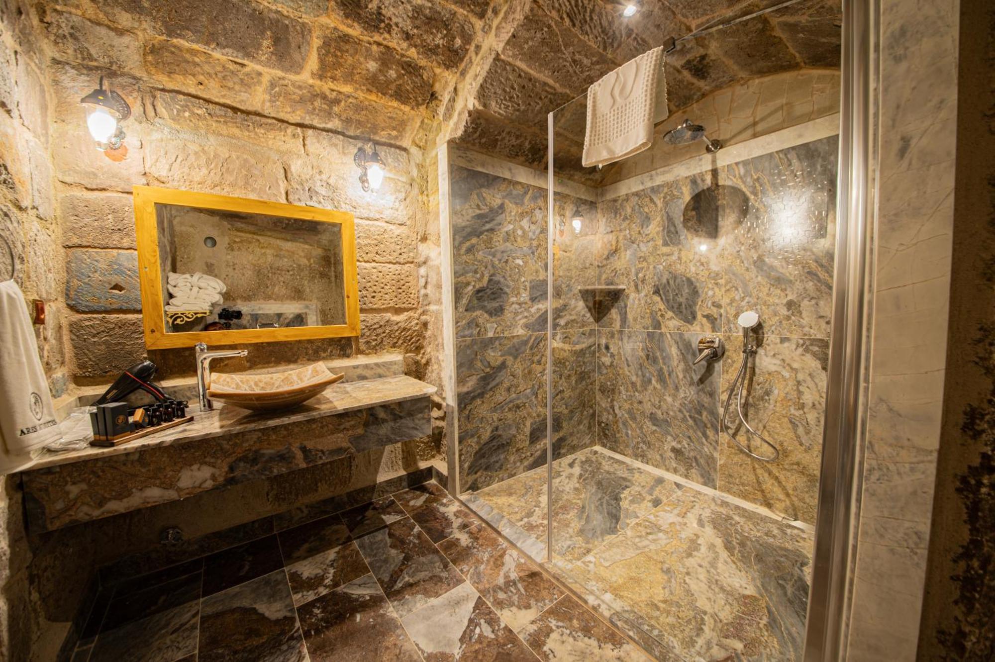 Ares Cave Suites 괴레메 외부 사진